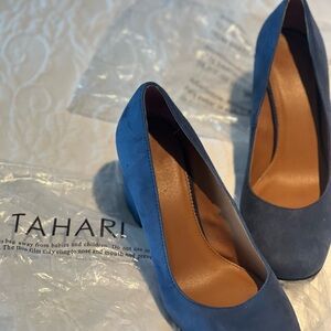 Tahari Women's Elegant Blue Heels